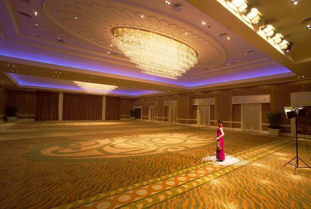 New Century Grand Hotel كايفنغ المظهر الخارجي الصورة