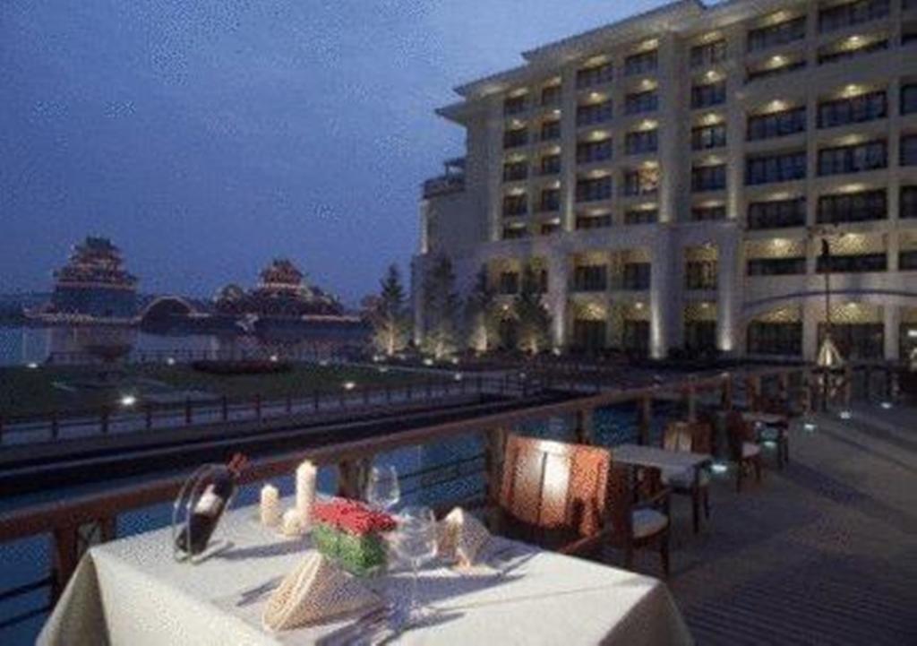 New Century Grand Hotel كايفنغ المظهر الخارجي الصورة